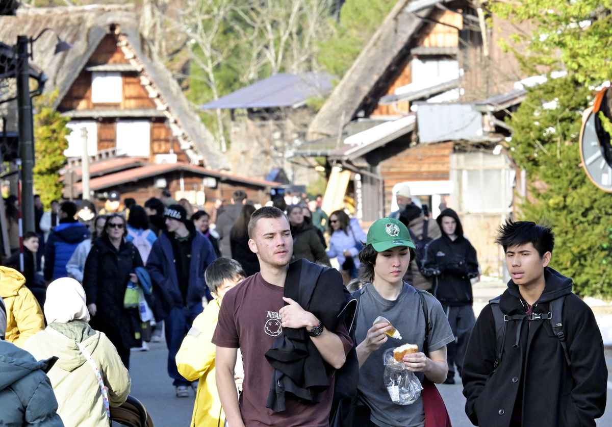 Inclusive Society / Japan’s Remote Tourist Areas See Deluge of Foreign Visitors with Overtourism Being Serious Problem