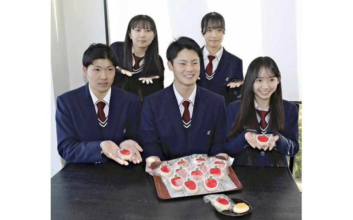 https://japannews.yomiuri.co.jp/wp-content/uploads/2026/03/Apple-sweets-450x396-2.jpg