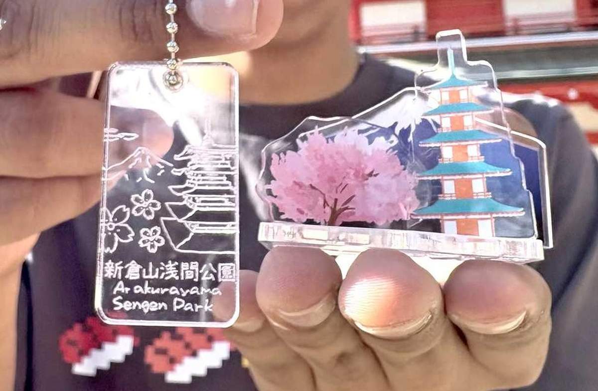 Japan Tourist Spot’s Capsule Toys Made from Recycled Materials Prove Popular with Visitors to Mt. Fuji Viewing Spot