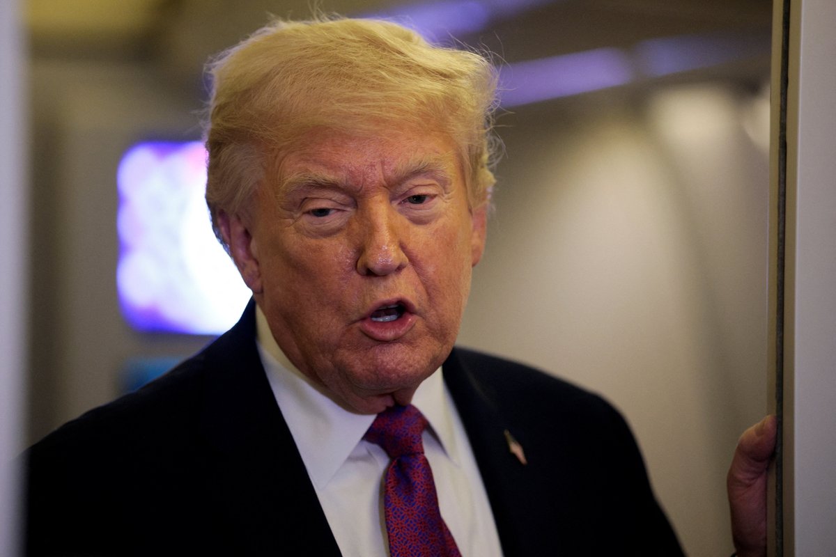 Trump Extends the Ceasefire with Iran but Keeps the Blockade