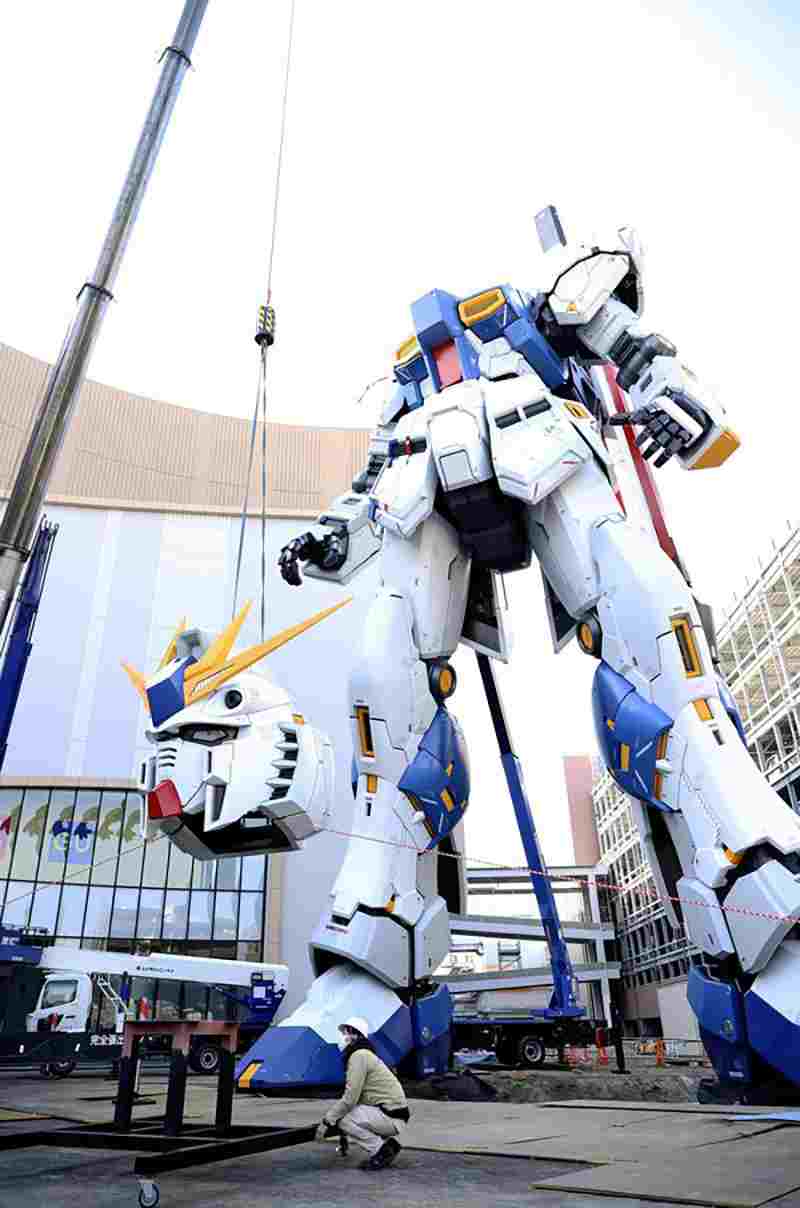 25-meter-high Gundam statue nearing completion - The Japan News