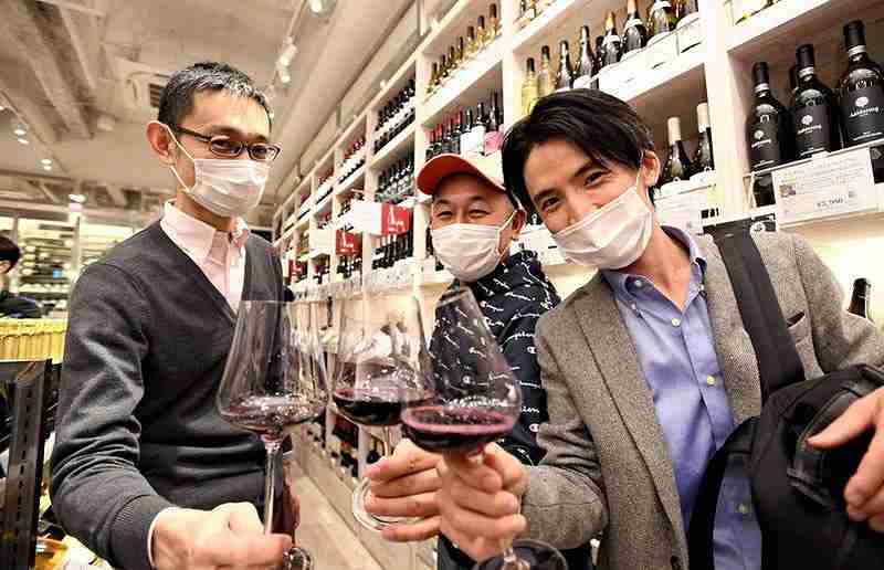 Beaujolais Nouveau events return to Japan after pandemic hiatus